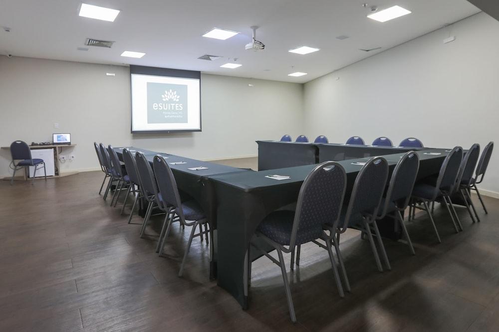 Amsterdam Hotel Montes Claros