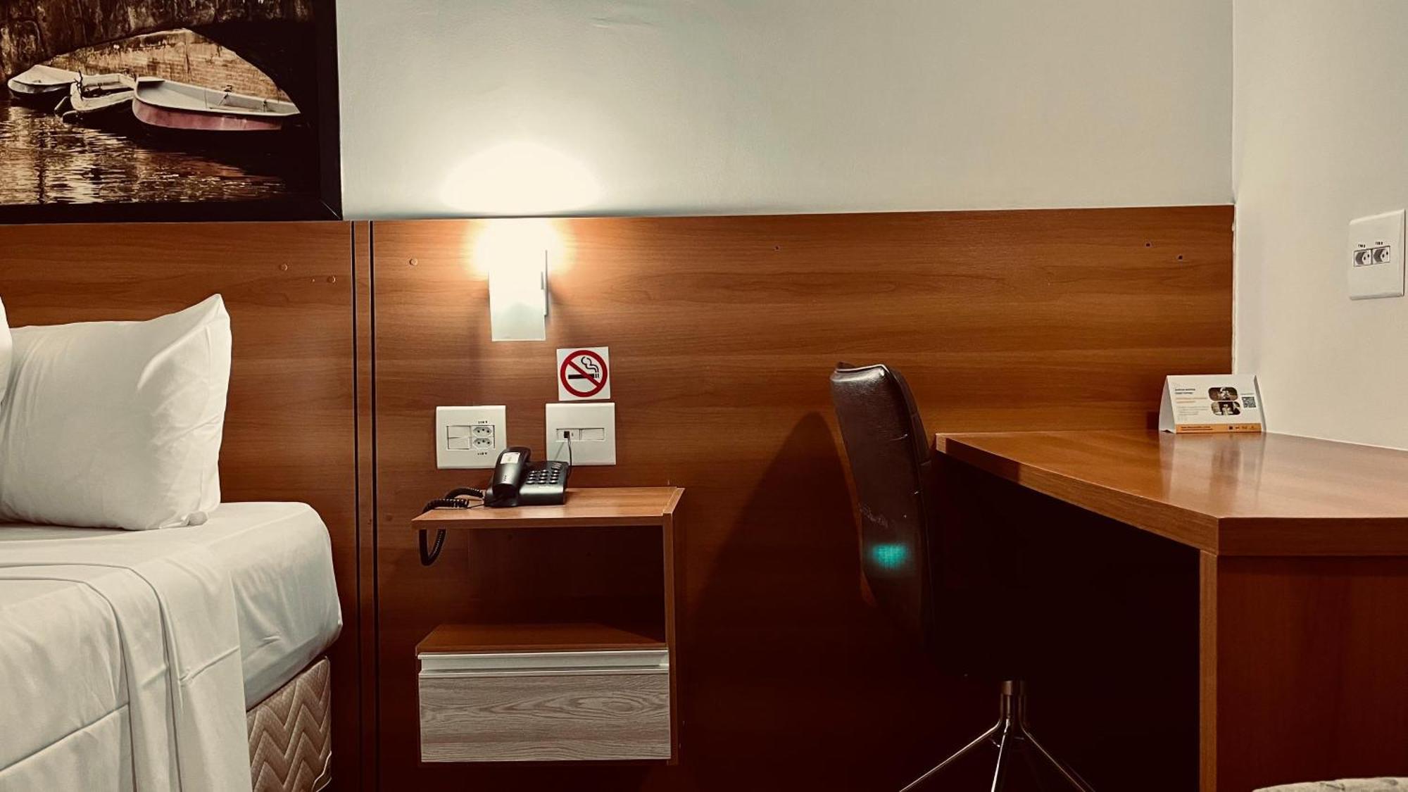 Amsterdam Hotel Montes Claros