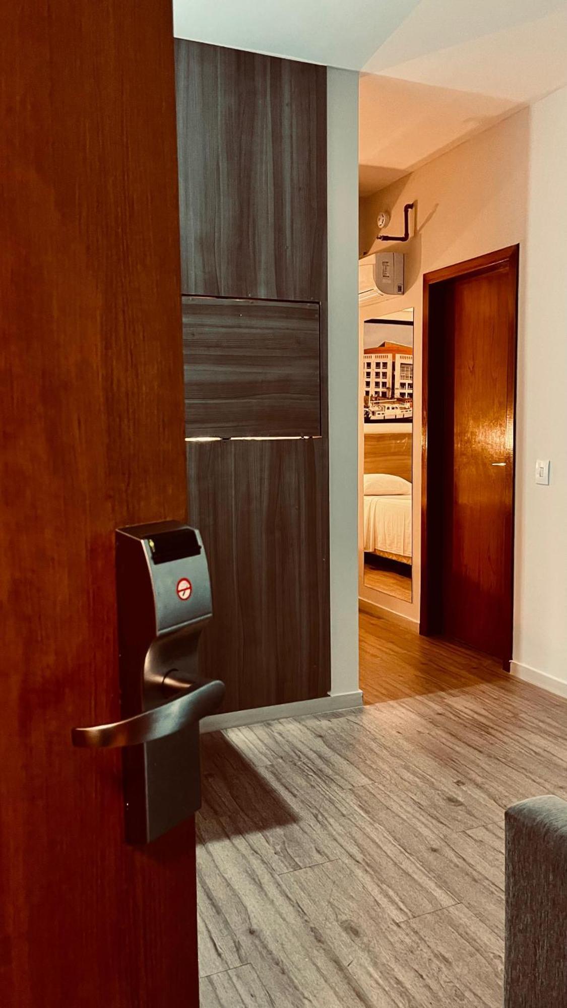 Hotel Amsterdam Montes Claros